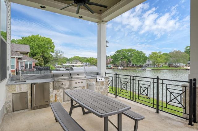 6859 Kingston Cove Lane, Willis, TX 77318