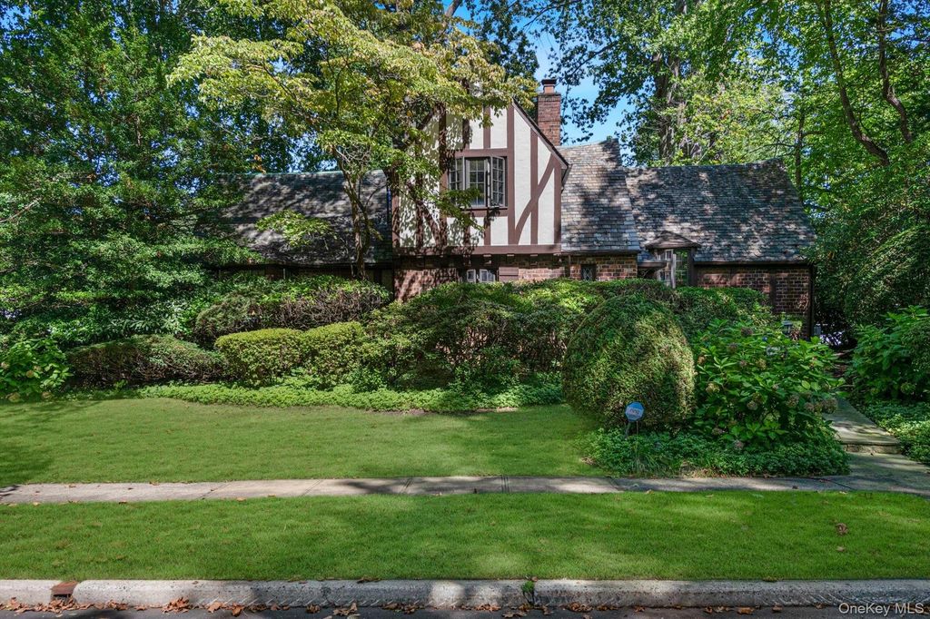 57 Wensley Drive, Great Neck, NY 11020 — exterior