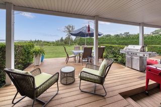 61 W Tiana Road 6, Hampton Bays, NY 11946