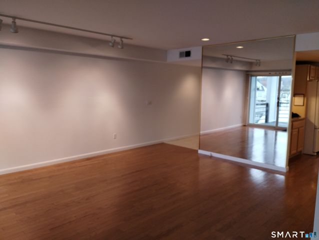 523 Popes Island Road 523, Milford, CT 06461