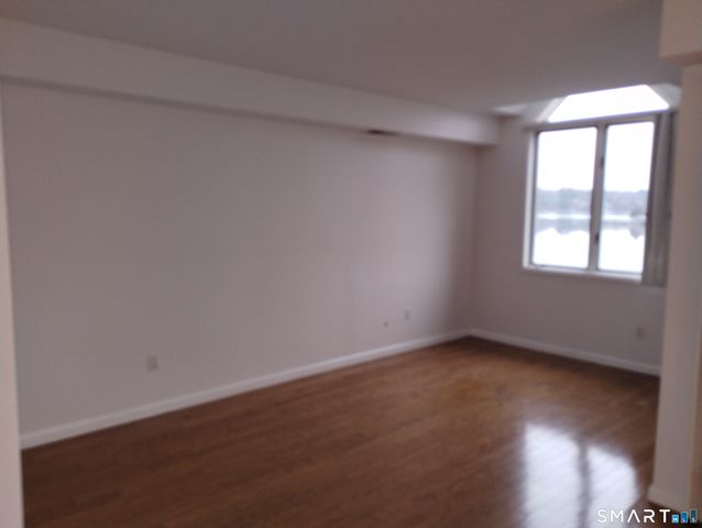 523 Popes Island Road 523, Milford, CT 06461