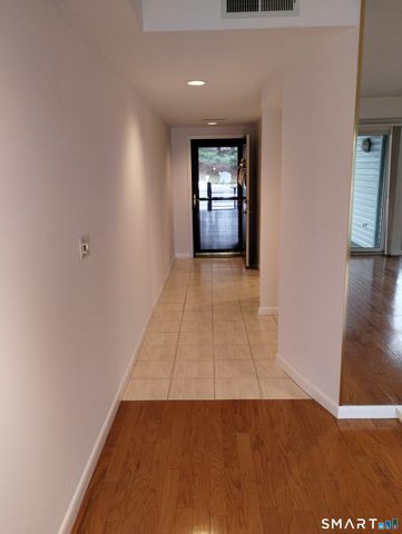 523 Popes Island Road 523, Milford, CT 06461