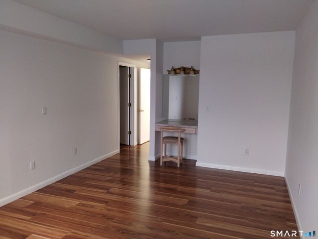 523 Popes Island Road 523, Milford, CT 06461