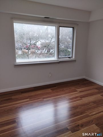 523 Popes Island Road 523, Milford, CT 06461