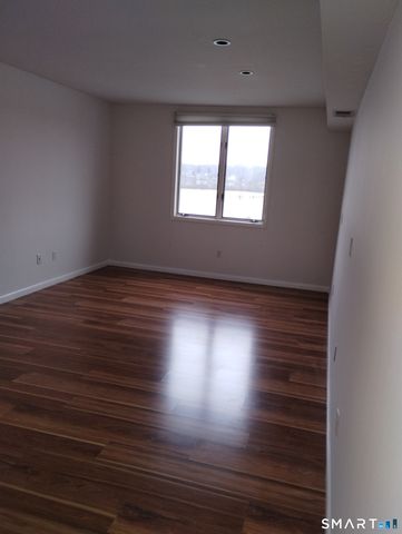 523 Popes Island Road 523, Milford, CT 06461