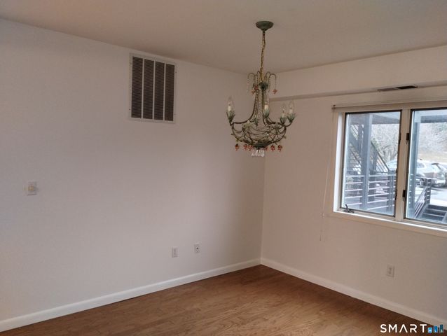 523 Popes Island Road 523, Milford, CT 06461