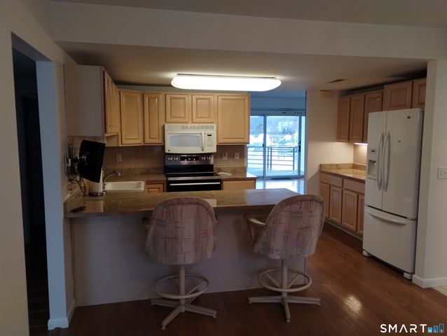 523 Popes Island Road 523, Milford, CT 06461