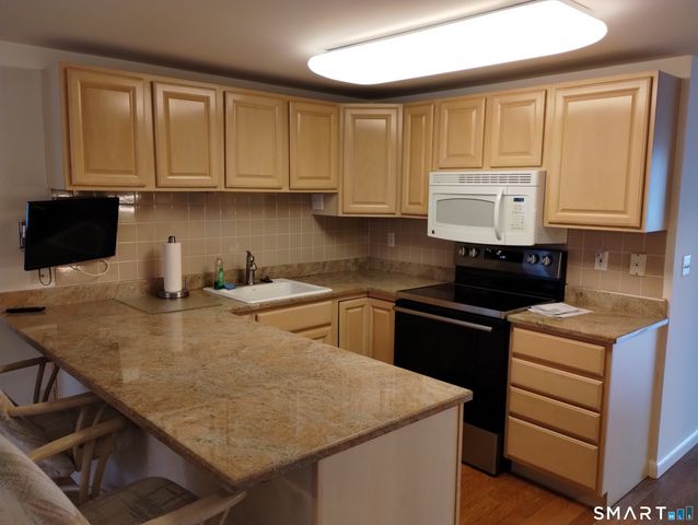 523 Popes Island Road 523, Milford, CT 06461