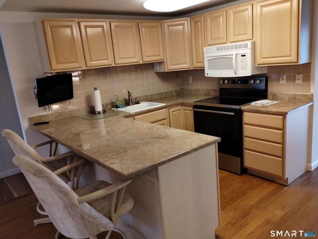 523 Popes Island Road 523, Milford, CT 06461