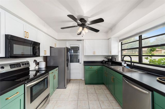8185 NW 48TH LANE, Ocala, FL 34482