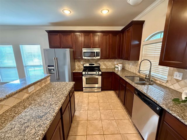 5534 Grosseto Drive, Frisco, TX 75034