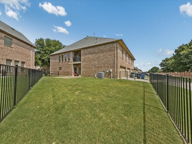 5534 Grosseto Drive, Frisco, TX 75034