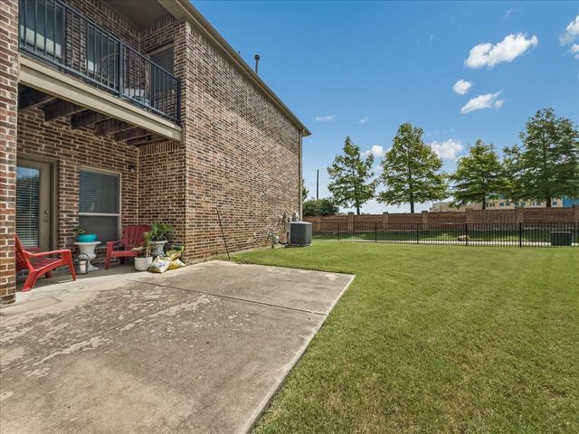 5534 Grosseto Drive, Frisco, TX 75034