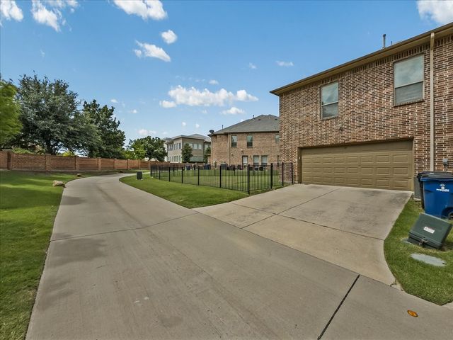 5534 Grosseto Drive, Frisco, TX 75034