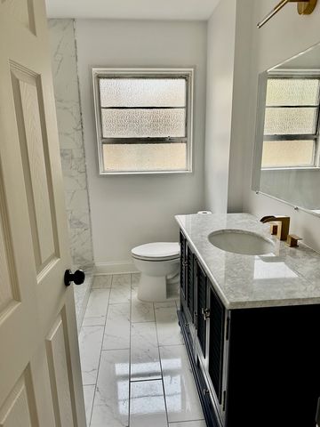 938 Hemlock Street, Deerfield, IL 60015