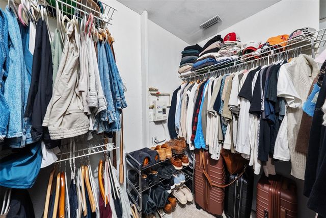 3801 S LYNWOOD AVENUE, Tampa, FL 33611