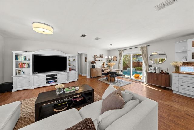 3801 S LYNWOOD AVENUE, Tampa, FL 33611