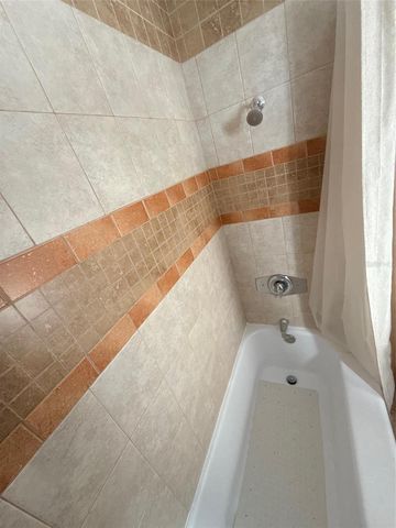 3801 S LYNWOOD AVENUE, Tampa, FL 33611