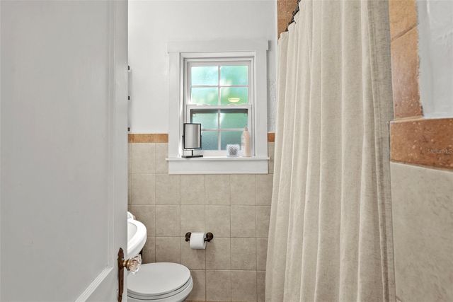 3801 S LYNWOOD AVENUE, Tampa, FL 33611