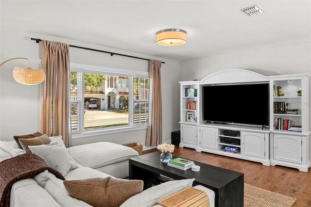 3801 S LYNWOOD AVENUE, Tampa, FL 33611