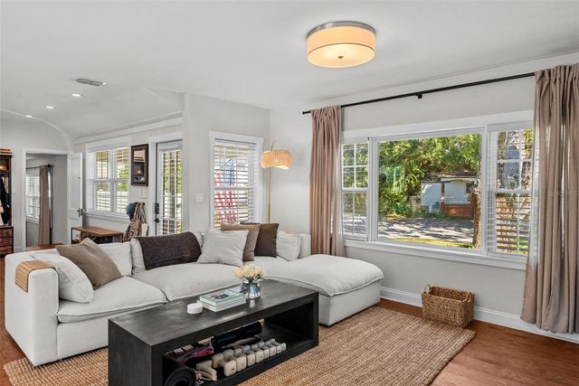 3801 S LYNWOOD AVENUE, Tampa, FL 33611