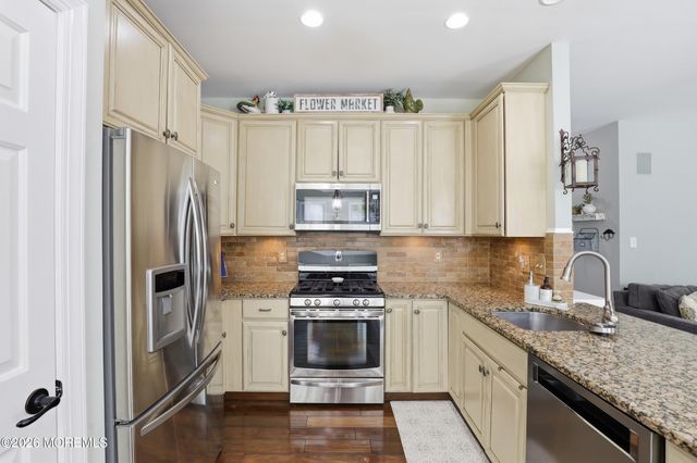 7 Dayna Court, Howell, NJ 07731