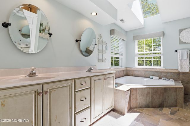 7 Dayna Court, Howell, NJ 07731