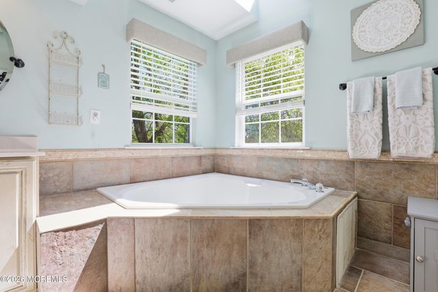 7 Dayna Court, Howell, NJ 07731