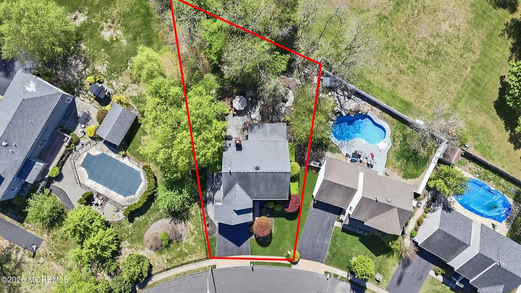 7 Dayna Court, Howell, NJ 07731