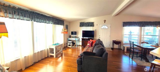 747 W Heritage Loop, Sequim, WA 98382