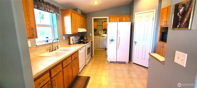 747 W Heritage Loop, Sequim, WA 98382