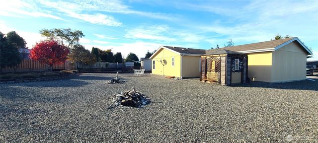 747 W Heritage Loop, Sequim, WA 98382