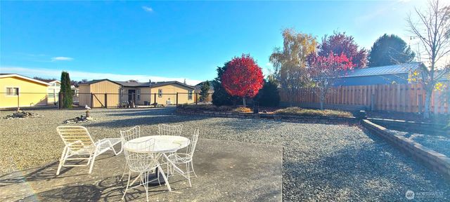 747 W Heritage Loop, Sequim, WA 98382