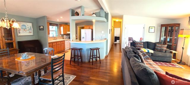 747 W Heritage Loop, Sequim, WA 98382