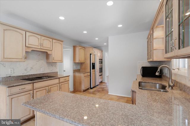 10858 PARCEL CT, Oakton, VA 22124