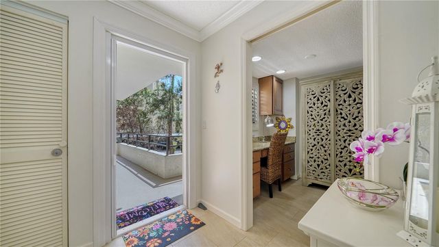 8735 MIDNIGHT PASS ROAD 105B, Sarasota, FL 34242