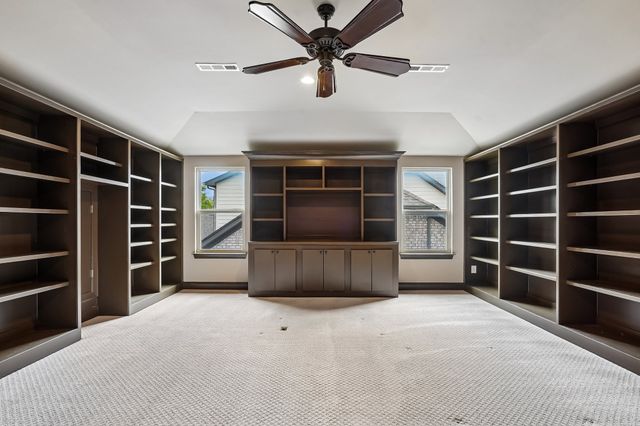 2504 Waldorf Ln, Thompsons Station, TN 37179