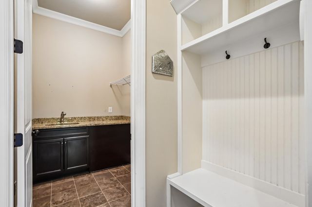 2504 Waldorf Ln, Thompsons Station, TN 37179