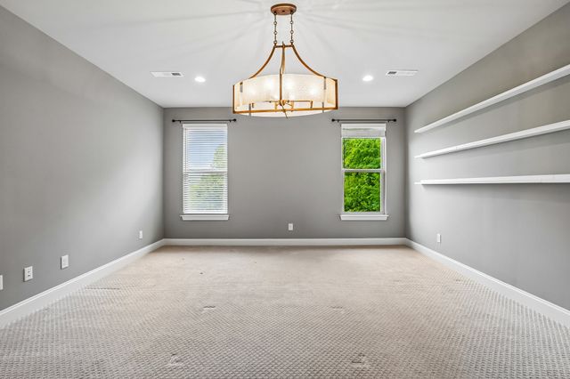 2504 Waldorf Ln, Thompsons Station, TN 37179