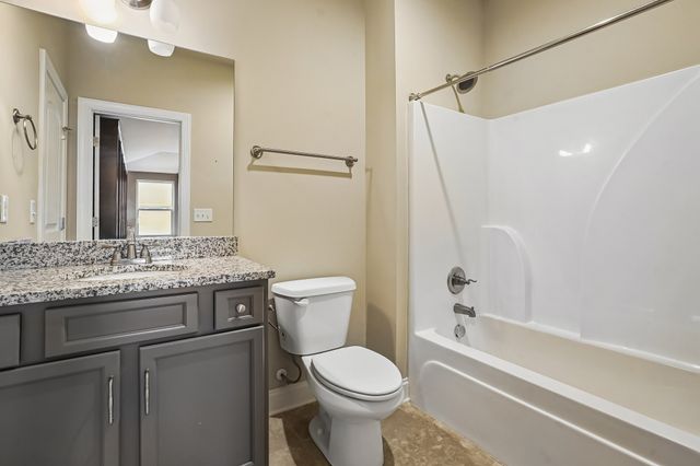 2504 Waldorf Ln, Thompsons Station, TN 37179