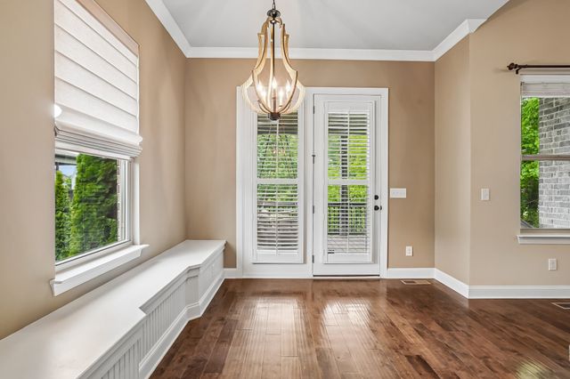 2504 Waldorf Ln, Thompsons Station, TN 37179