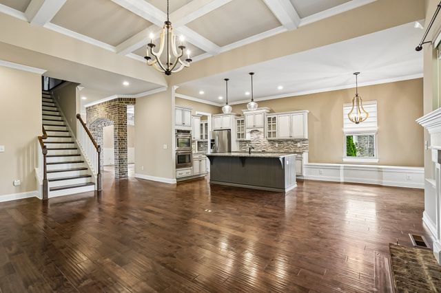 2504 Waldorf Ln, Thompsons Station, TN 37179