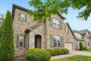 2504 Waldorf Ln, Thompsons Station, TN 37179