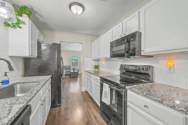 7868 Montview Road, North Charleston, SC 29418