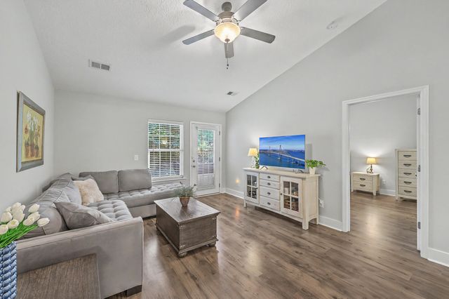 7868 Montview Road, North Charleston, SC 29418