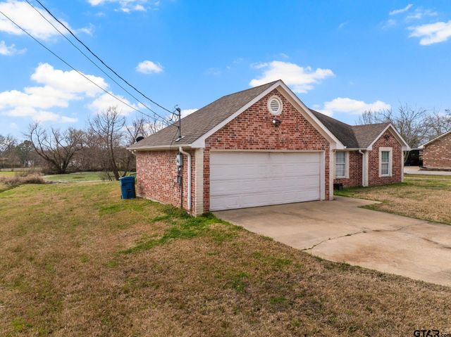 2927 Old Paris Road, Mt Pleasant, TX 75455