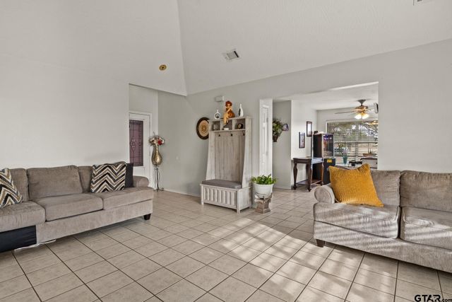 2927 Old Paris Road, Mt Pleasant, TX 75455