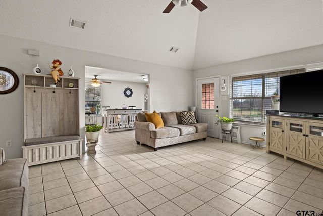 2927 Old Paris Road, Mt Pleasant, TX 75455