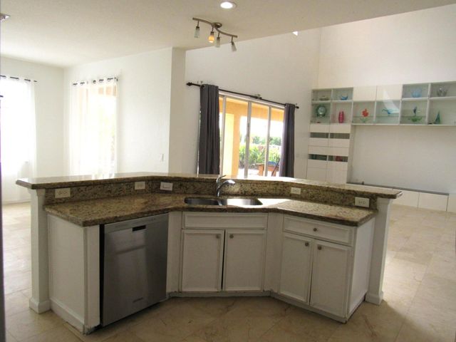 158 Bella Vista Way, Royal Palm Beach, FL 33411