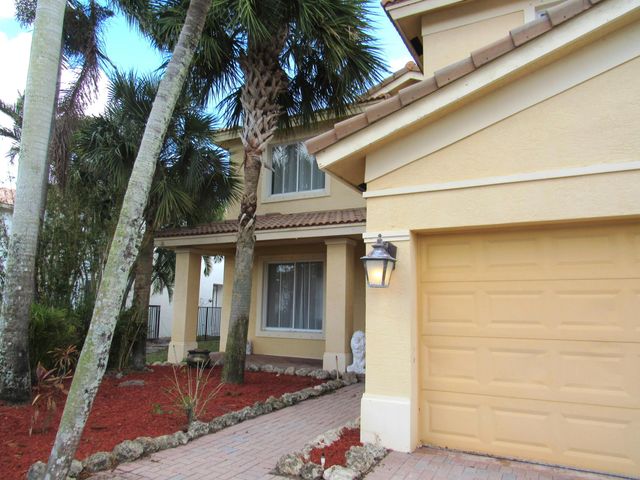 158 Bella Vista Way, Royal Palm Beach, FL 33411